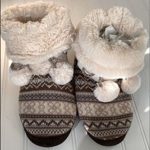 SierraWest Faux Fur Lined Boots Ladies size XL 9.5-10. New without tags.